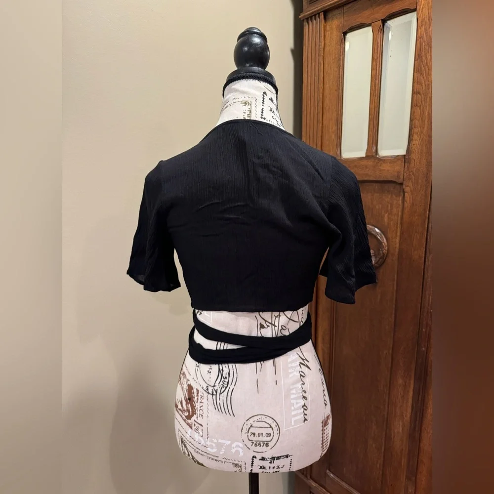 Black Wrap Crop Top with Ties, Adjustable - Picture 5 of 8